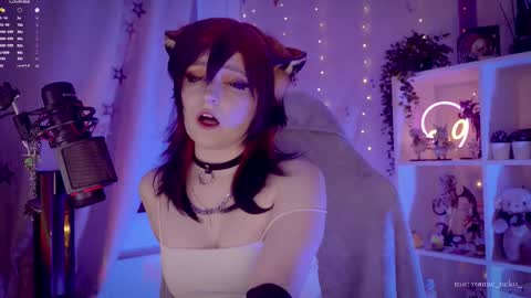 Snapshot of vronnier chatting on September 20, 2025, 5:03 pm vronnier online show from September 20, 2025, 5:03 pm