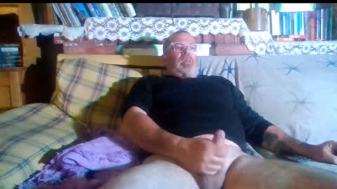 Snapshot of vuda77 chatting on January 17, 2025, 5:19 pm oscar online show from January 17, 2025, 5:19 pm