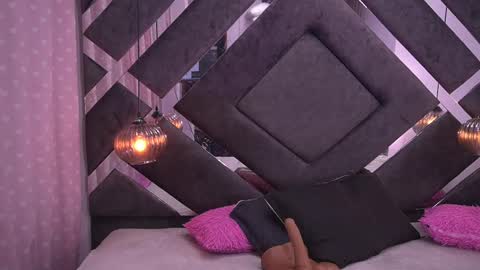 Violeta online show from February 12, 2025, 3:07 am