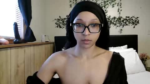 Snapshot of wanderlustgaal chatting on December 4, 2025, 8:17 pm wanderlustgaal online show from December 4, 2025, 8:17 pm