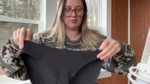 Snapshot of wanderlustjade chatting on January 7, 2025, 5:31 pm Jade Adonis online show from January 7, 2025, 5:31 pm