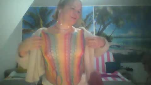 Snapshot of wannafeelitall chatting on December 28, 2024, 8:58 pm Emilia inst  online show from December 28, 2024, 8:58 pm