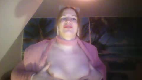 Snapshot of wannafeelitall chatting on January 1, 2025, 10:46 pm Emilia inst  online show from January 1, 2025, 10:46 pm