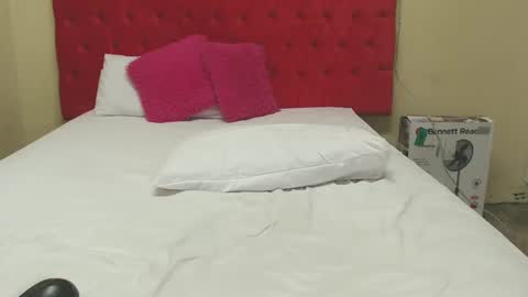 Snapshot of watermellon69 chatting on February 19, 2025, 9:25 pm watermellon69 online show from February 19, 2025, 9:25 pm