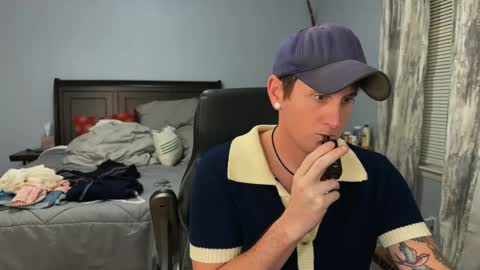 Snapshot of webslingxxxx chatting on December 19, 2024, 2:01 am webslingxxxx online show from December 19, 2024, 2:01 am