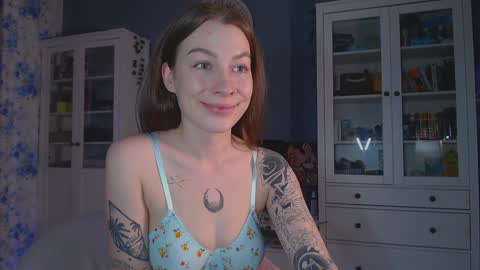  moon  online show from February 1, 2025, 12:47 pm