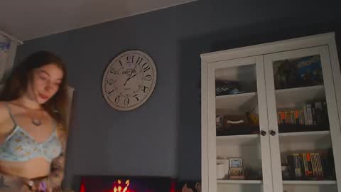  moon  online show from February 11, 2025, 3:18 pm