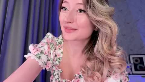 Snapshot of wendy_amber chatting on October 20, 2025, 4:07 pm Daisy online show from October 20, 2025, 4:07 pm