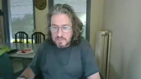 Snapshot of wesh_wesh chatting on December 1, 2025, 1:49 pm wesh wesh online show from December 1, 2025, 1:49 pm