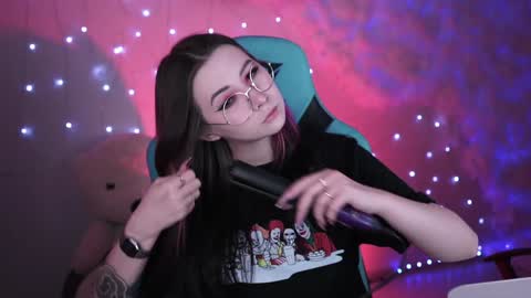 little girl who is always rightLisa online show from December 21, 2024, 2:41 am