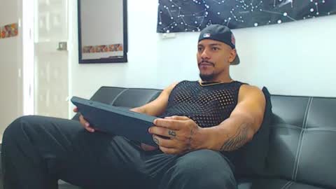 Wesley Rogger online show from November 11, 2025, 10:10 pm