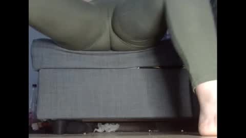 Snapshot of wet_pants2022 chatting on February 25, 2025, 6:25 am wet_pants2022 online show from February 25, 2025, 6:25 am