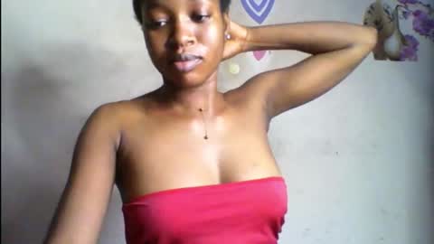 Snapshot of wet_pussy200 chatting on November 6, 2025, 10:43 pm Bella online show from November 6, 2025, 10:43 pm