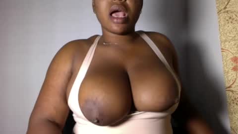 Snapshot of wet_pussyy24 chatting on December 19, 2024, 12:02 am lily online show from December 19, 2024, 12:02 am