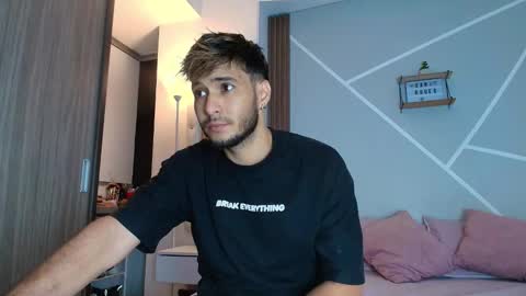 Mia and Dylan online show from November 22, 2025, 1:15 am