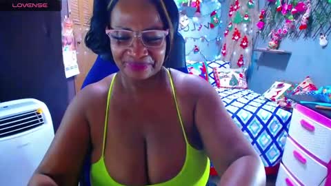Snapshot of wethotass chatting on December 20, 2024, 10:16 am gina online show from December 20, 2024, 10:16 am