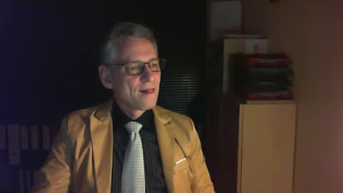 Snapshot of wetsuitedman chatting on February 21, 2025, 5:31 pm Franz online show from February 21, 2025, 5:31 pm