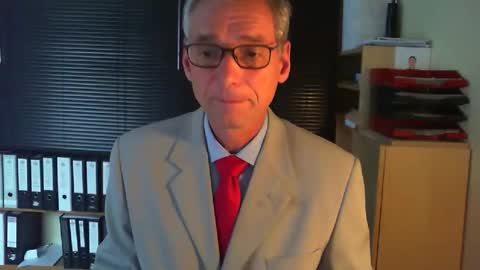 Snapshot of wetsuitedman chatting on September 21, 2025, 12:29 pm Franz online show from September 21, 2025, 12:29 pm