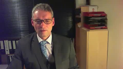 Snapshot of wetsuitedman chatting on November 7, 2025, 4:40 pm Franz online show from November 7, 2025, 4:40 pm