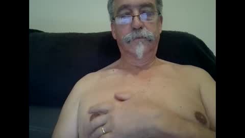 whatever8 online show from December 19, 2025, 4:14 pm