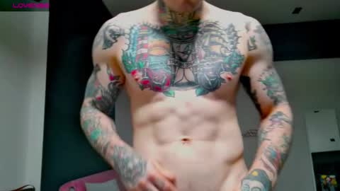 Snapshot of white_king999 chatting on October 31, 2025, 4:02 am Max online show from October 31, 2025, 4:02 am