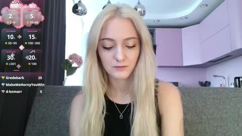 Lina online show from September 22, 2025, 1:13 pm