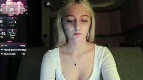 Lina online show from October 14, 2025, 6:31 pm