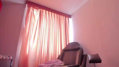 Snapshot of whitekatze chatting on February 12, 2025, 6:51 pm Kitty online show from February 12, 2025, 6:51 pm