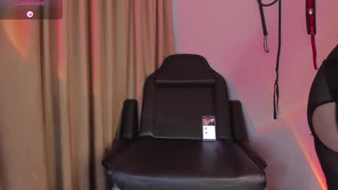 Snapshot of whitekatze chatting on February 18, 2025, 2:16 am Kitty online show from February 18, 2025, 2:16 am