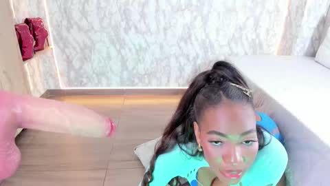 Snapshot of whitneyyfox chatting on December 3, 2025, 11:03 pm whitneyyfox online show from December 3, 2025, 11:03 pm