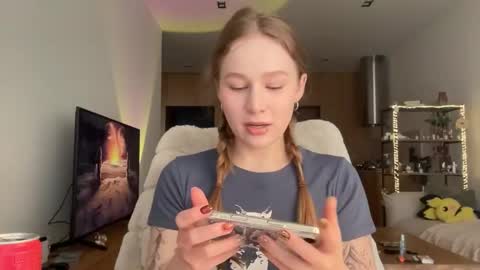 Alisa online show from November 6, 2025, 7:20 am