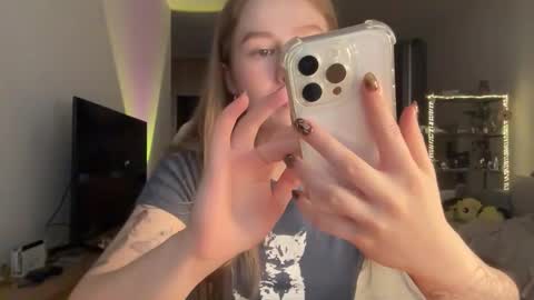 Alisa online show from November 15, 2025, 7:27 am