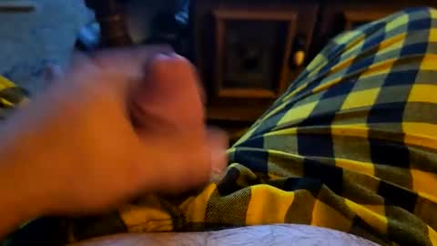 whorekneeweeny online show from November 15, 2025, 7:16 am