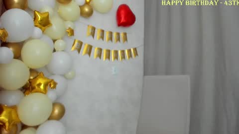 Snapshot of why_again_me chatting on January 20, 2025, 5:48 pm Veronica online show from January 20, 2025, 5:48 pm