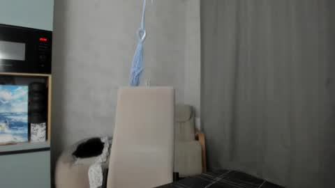 Snapshot of why_again_me chatting on November 8, 2025, 5:56 pm Veronica online show from November 8, 2025, 5:56 pm