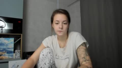 Snapshot of why_again_me chatting on December 3, 2025, 2:15 pm Veronica online show from December 3, 2025, 2:15 pm