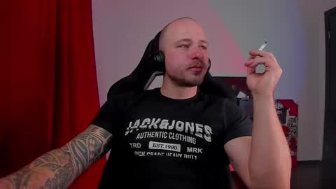 VI online show from November 18, 2025, 7:51 pm