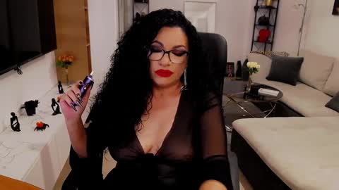 Snapshot of wicked_hilde chatting on December 22, 2024, 9:00 am Milf Amy online show from December 22, 2024, 9:00 am