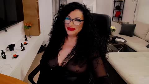 Snapshot of wicked_hilde chatting on December 22, 2024, 12:05 pm Milf Amy online show from December 22, 2024, 12:05 pm