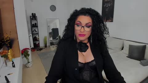 Snapshot of wicked_hilde chatting on January 17, 2025, 10:34 pm Milf Amy online show from January 17, 2025, 10:34 pm