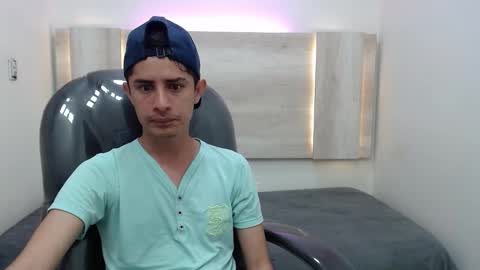 Snapshot of wickedboy_twink chatting on January 22, 2025, 9:32 pm JAISON online show from January 22, 2025, 9:32 pm