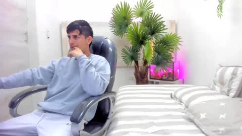 Snapshot of wickedboy_twink chatting on October 24, 2025, 11:17 am JAISON online show from October 24, 2025, 11:17 am