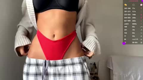 Snapshot of wildahankin chatting on October 19, 2025, 7:09 am Mia online show from October 19, 2025, 7:09 am