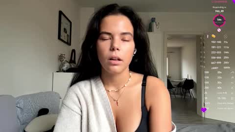 Snapshot of wildahankin chatting on November 16, 2025, 8:09 am Mia online show from November 16, 2025, 8:09 am