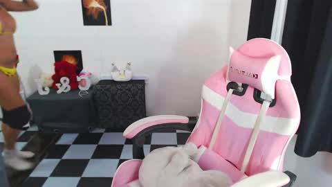 Snapshot of wildasianhorsecockts chatting on November 27, 2025, 9:00 am Chachi online show from November 27, 2025, 9:00 am