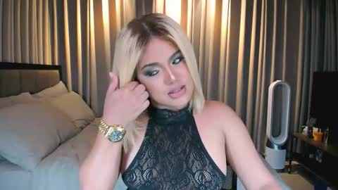 BELLA online show from November 19, 2025, 7:19 am