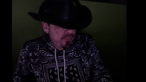 Snapshot of wildealexyz chatting on December 8, 2024, 2:07 am WildeAlex online show from December 8, 2024, 2:07 am