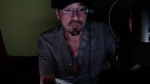 Snapshot of wildealexyz chatting on December 10, 2024, 3:52 am WildeAlex online show from December 10, 2024, 3:52 am