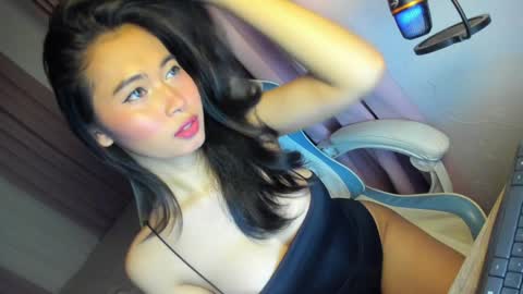 Snapshot of wildkittytrans chatting on January 5, 2025, 2:08 pm CHRISTINE online show from January 5, 2025, 2:08 pm