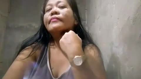 wildveron_205 online show from October 27, 2025, 5:39 pm